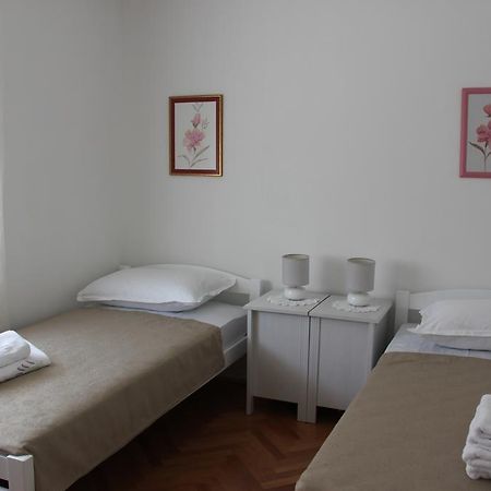 Mikulandra Apartment Sibenik Luaran gambar